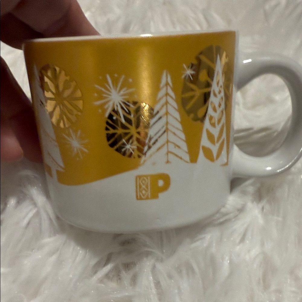 2015 Peet's Coffee Mug 7 Oz White Gold Christmas Trees Snowflakes Small Cup
